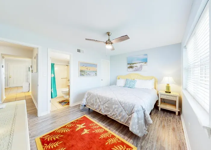 Ocean Echo Apartment