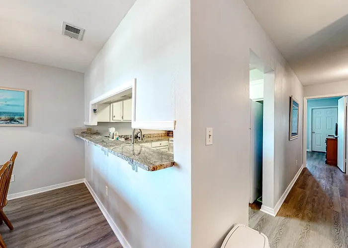 Ocean Echo Apartment