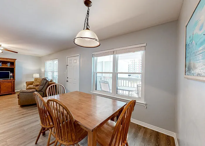 Ocean Echo Apartment *